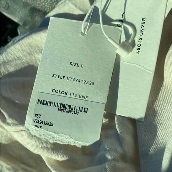 NWT Vince. Fitted Long Sleeve Blouse- Size Large - Picture 4 of 7